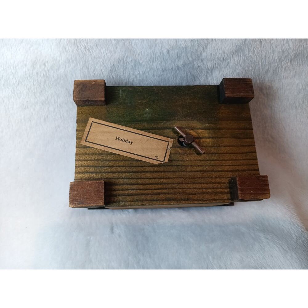 Vintage Montreux Swiss Musical Wooden Music Box Holiday Sound Collectible Décor - Picture 3 of 6